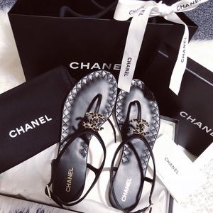 COPY - CHANEL Lambskin Chain CC Logo Thong Sandal…
